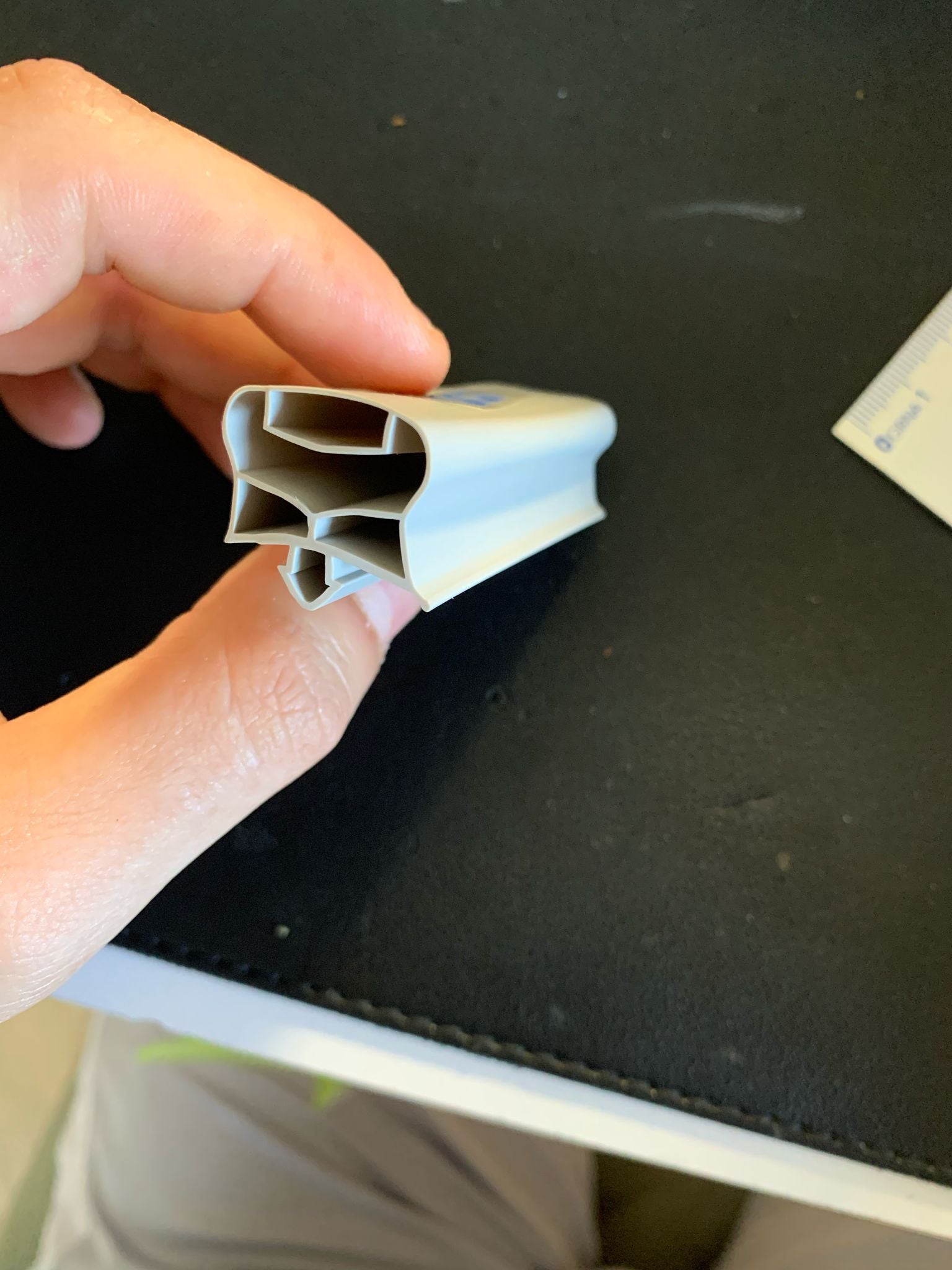 GUARNIZIONE FRIGORIFERA MAGNETICA SU MISURA